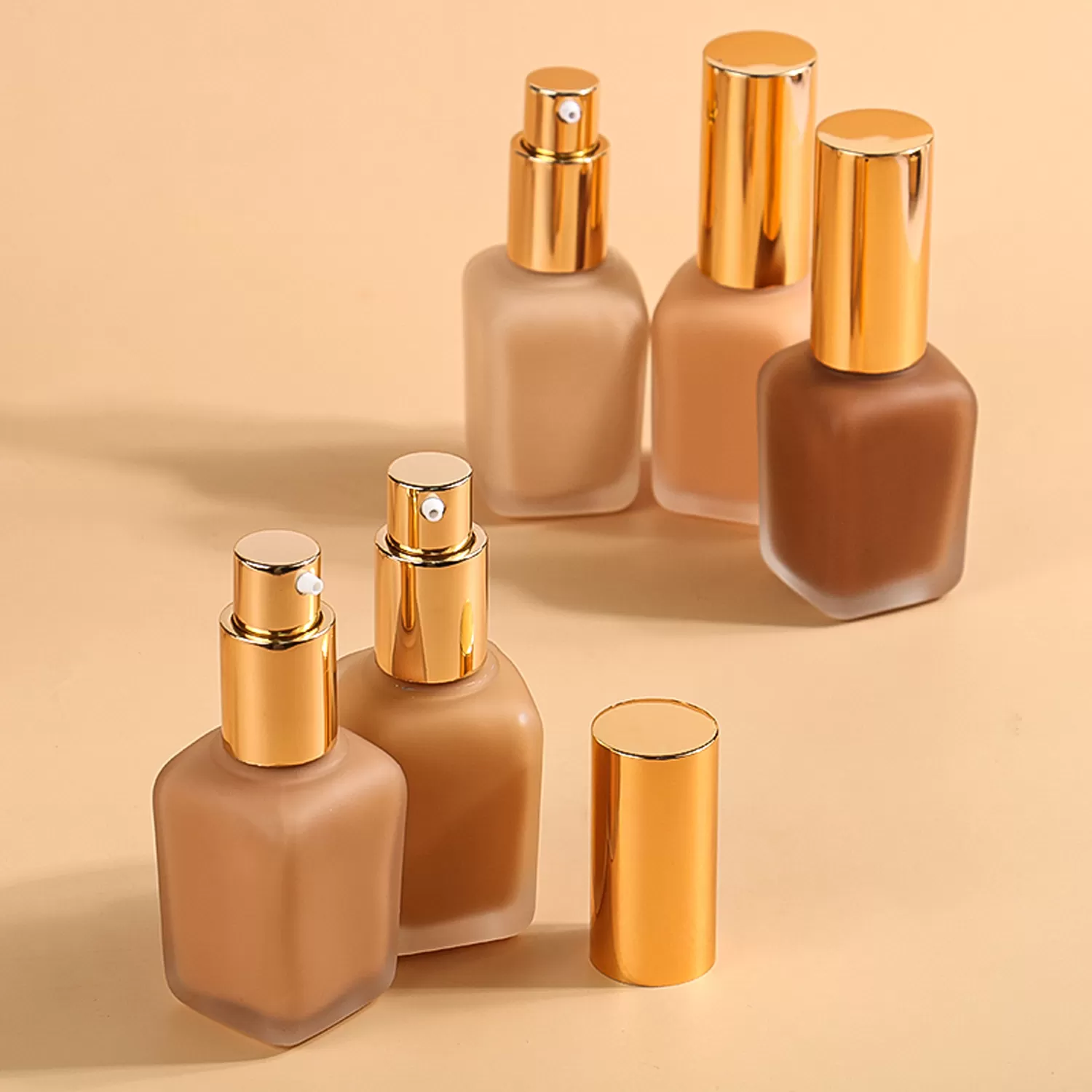 Full-Coverage Liquid Foundation 10Colors Oil Free Waterproof Foundation Gold Packaging